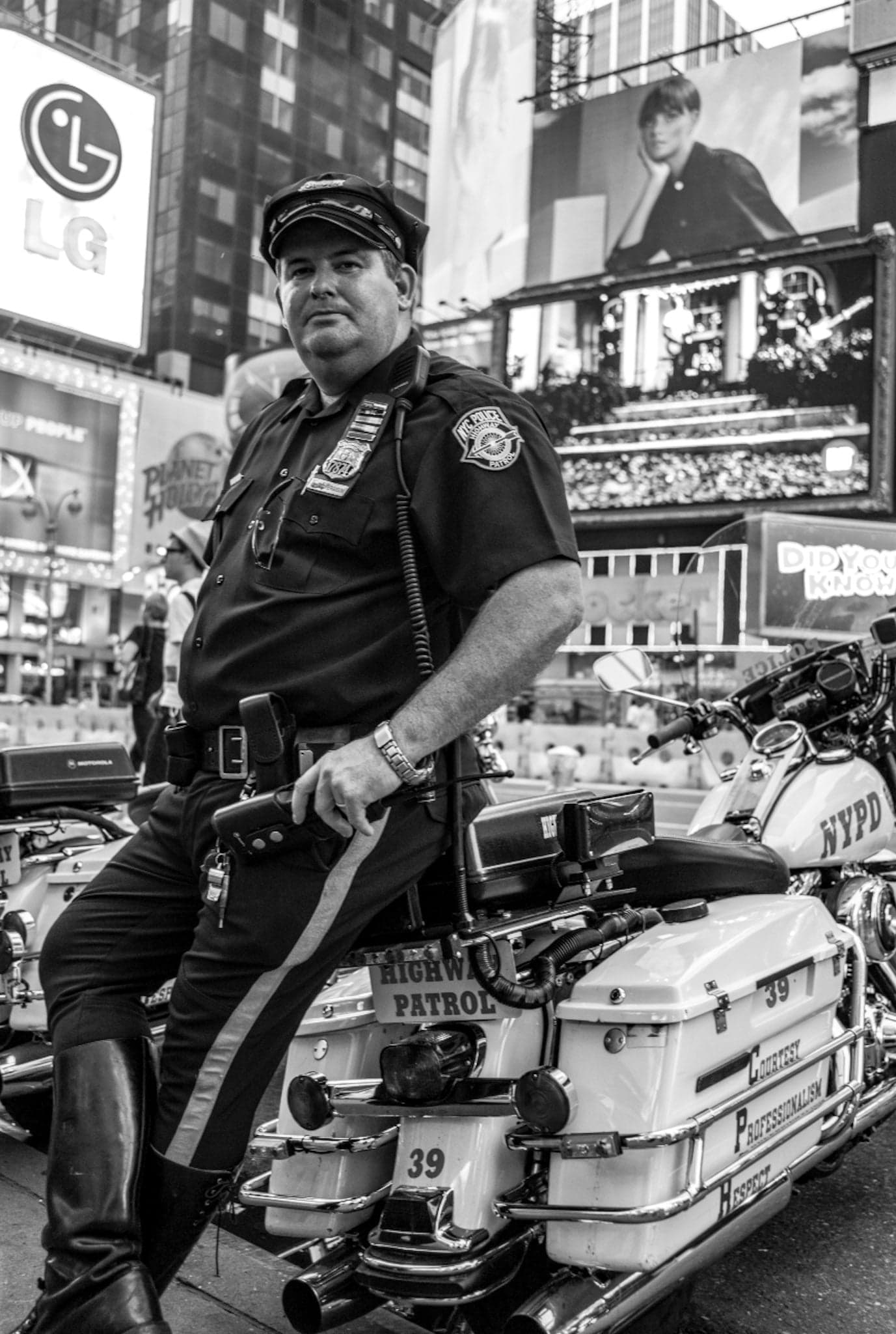 Officer of the Avenue
