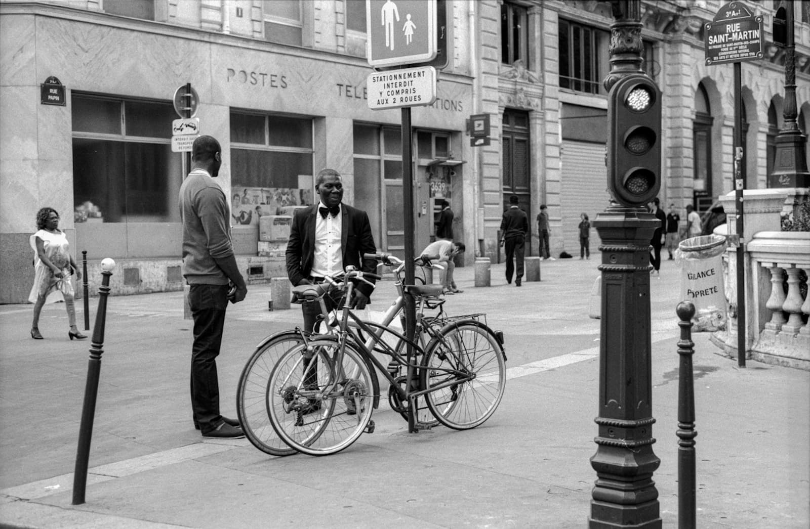 Rencontre au coin de la rue